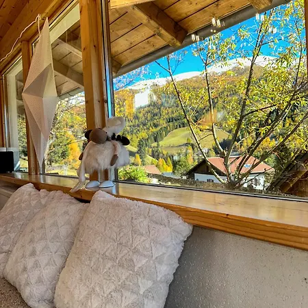 Sunny Ula, Close To Brunnachbahn アパート *